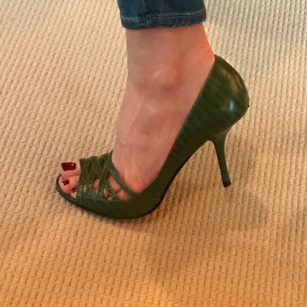 Elegant Green Stiletto Heels